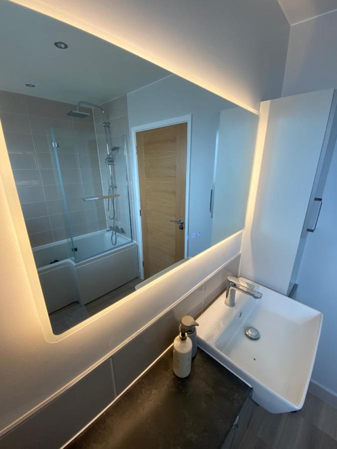 Luxury Recently Renovated 3 Bedroom Home In Sandwich Kent Exterior photo