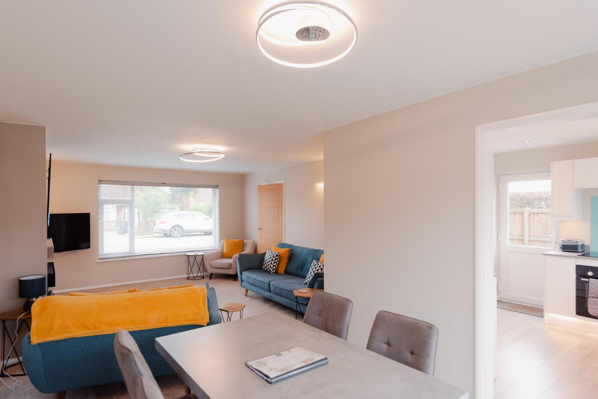Luxury Recently Renovated 3 Bedroom Home In Sandwich Kent Exterior photo